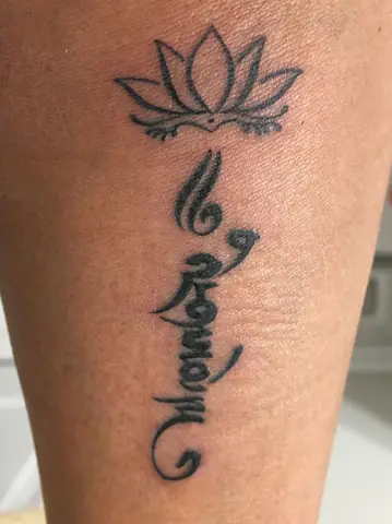 Hình Xăm Hoa Sen Phật Giáo Có Ý Nghĩa Gì?