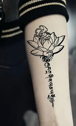 Hình Xăm Hoa Sen Phật Giáo Có Ý Nghĩa Gì?