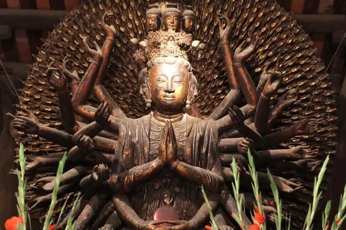 Cận Cảnh Pho Tượng Phật Bà Nghìn Mắt Nghìn Tay Ở Chùa Bút Tháp ...