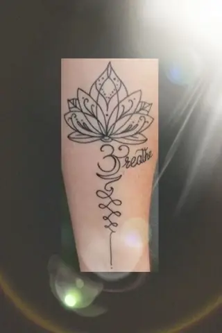 Hình Xăm Hoa Sen Kết Hợp Chú Om Mani Padme Hum