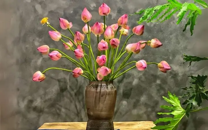 Cách Cắm Hoa Sen 10 Bông Dạng Ngã Đổ