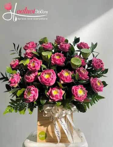 Cách 2: Kết Hợp Lá Sen Và Đài Sen