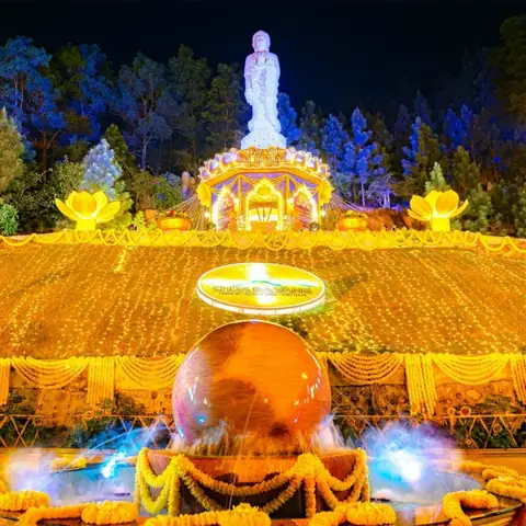 Đức Phật Thành Đạo Cứu Vớt Cuộc Đời Con (phạm Thị Yến, Hồng ...