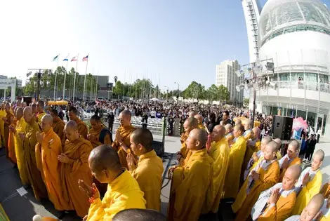 Khán Đài Lễ Phật Đản