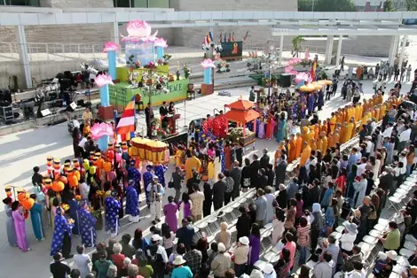 Khán Đài Lễ Phật Đản