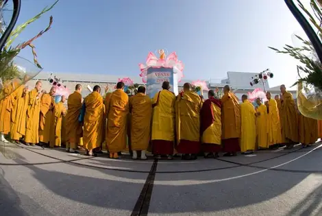 Khán Đài Lễ Phật Đản