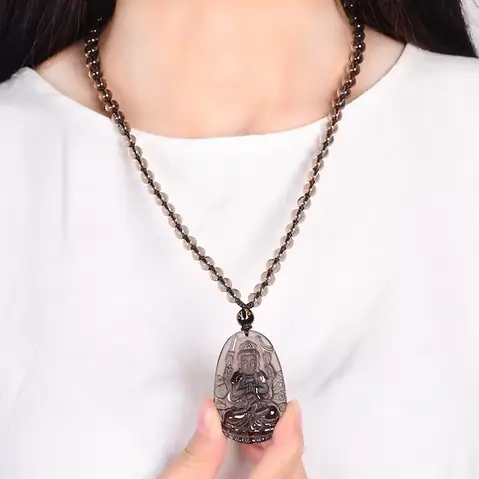 Có Nên Đeo Dây Chuyền Mặt Phật Không? Lưu Ý Khi Đeo