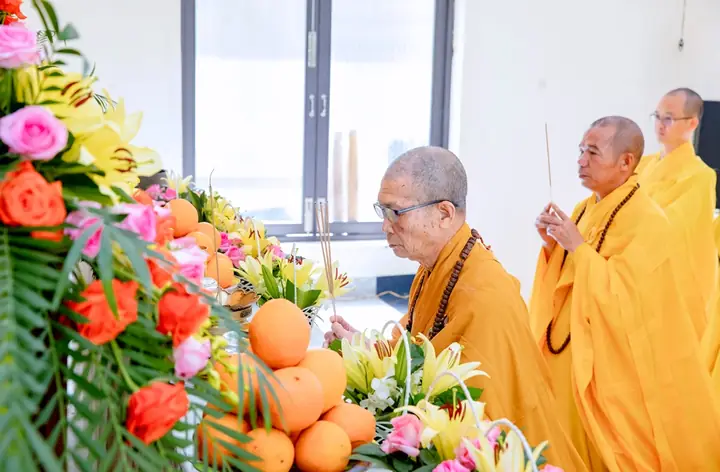 Kính Mừng Đại Lễ Phật Thành Đạo