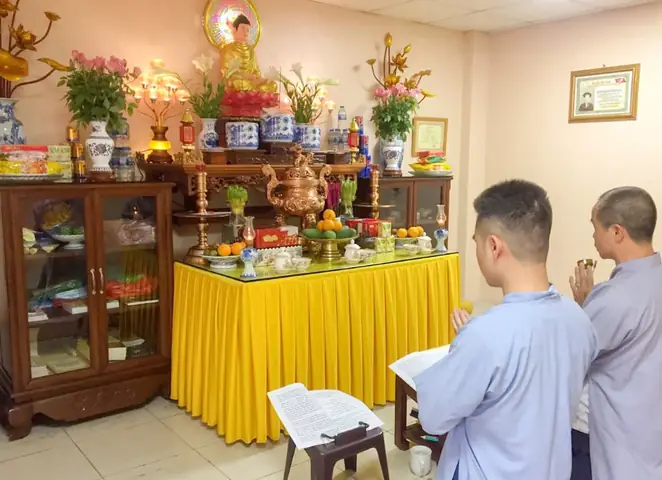 Đêm 30 Tết Tụng Kinh Gì Để Cả Năm May Mắn, An Vui?