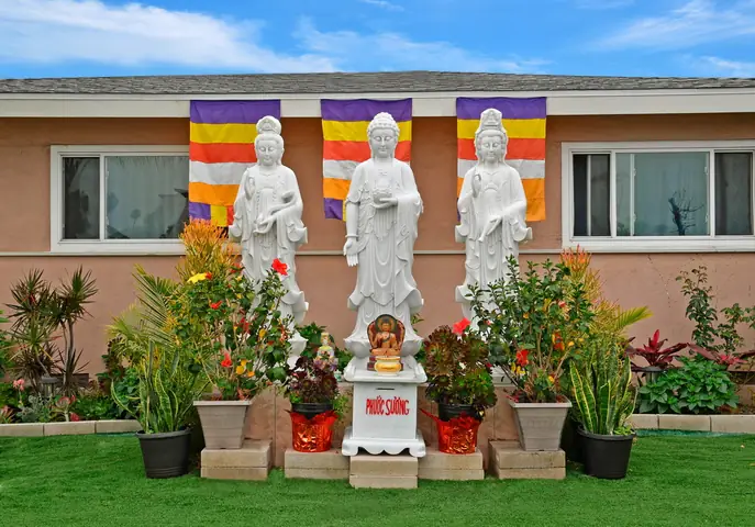 Chùa Diệu Pháp Liên Hoa, Anaheim, California, Hoa Kỳ.
