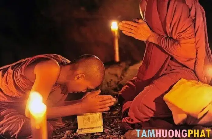 Việc Lạy Phật Hàm Chứa Nguyên Lý Y Học Thâm Sâu. Trước Kia Sư Phụ Sám Công Nói: “lạy Phật Là Sự Vận Động Tốt Nhất, Còn Tốt Hơn Cả Khí Công Và Thái Cực Quyền”.