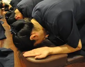 Lạy Phật Cách Nào Đúng? | Giác Ngộ Online