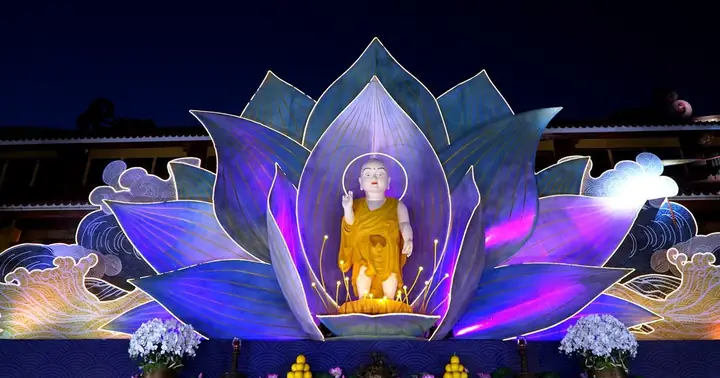 [ảnh] Ngắm Sắc Màu Độc Đáo Của Lễ Đài Tại Việt Nam Quốc Tự Kính ...