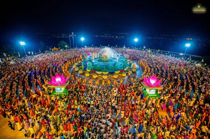 Lắng Đọng, Linh Thiêng Nghi Lễ Dâng Nước Cúng Dường Tắm Phật Và Nhiễu Đăng