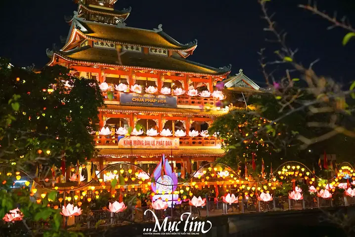 Kinh Nghiệm Đi Thả Hoa Đăng Lễ Phật Đản Tại Chùa Pháp Hoa- Ảnh 1.