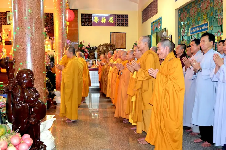 Lễ Phật Trì Danh