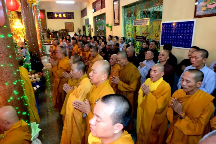 Lễ Phật Trì Danh