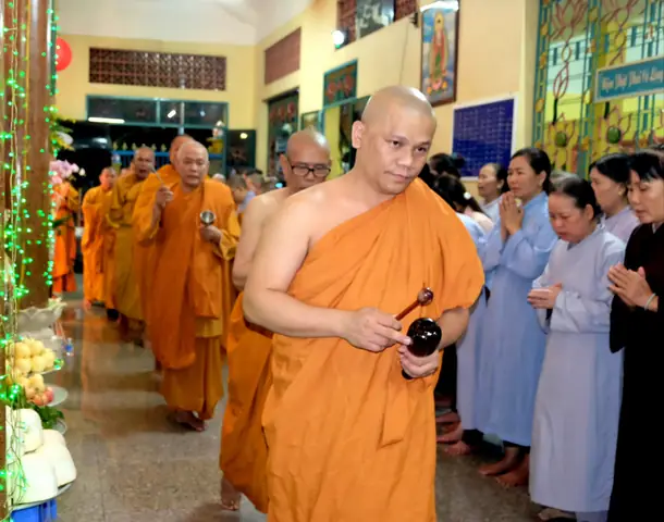 Lễ Phật Trì Danh