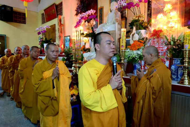 Lễ Phật Trì Danh