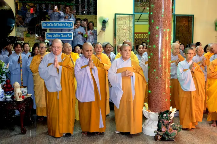 Lễ Phật Trì Danh