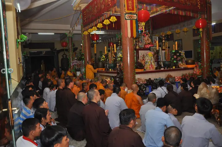 Lễ Phật Trì Danh