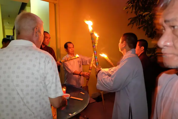 Lễ Phật Trì Danh