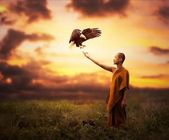 Người Ta Nói Thế Gian Có 4 Hạng Người: “hạng Thứ 1 Là Kẻ Si Tình, Hạng Thứ 2 Là Kẻ Tham Vọng, Hạng Thứ 3 Là Kẻ Do Dự, Hạng Thứ 4 Là Kẻ Ngu Ngốc”. Trong 4 Hạng Người Đó Thì Kẻ Si Tình Là Kẻ Ngu Ngốc Nhất. Thật Vậy, Kẻ Ngu Ngốc Cho Dù Khờ Khạo Cỡ Nào Còn Biết Bảo Vệ Mạng Sống Quý Báu Của Mình Còn Người Si Tình Đôi Khi Không Màng Đến Hình Hài Cha Mẹ Ban Tặng Mà Liều Lĩnh Tìm Đến Cái Chết Để Kết Thúc Tất Cả Chỉ Vì Tình Yêu, Vì Ảo Vọng Với Một Người Xa Lạ.