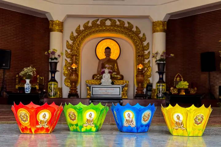 Khám Phá Những Mẫu Lồng Đèn Phật Giáo Đầy Sáng Tạo Của Tayta