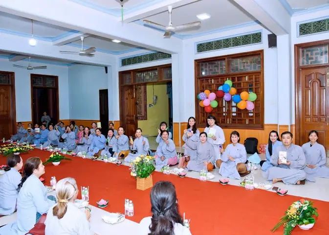 Phú Yên: Phật Tử Học Viên Lớp Giáo Lý Phật Pháp Căn Bản Tổ Chức Đêm Trà Đạo Tri Ân Chư Tôn Đức Giáo Thọ Sư Nhân Ngày Nhà Giáo Việt Nam 20-11