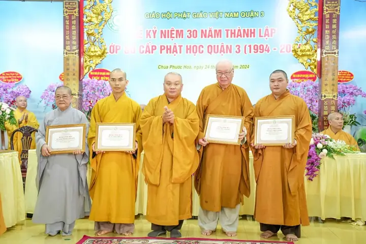 Kỷ Niệm 30 Năm Lớp Sơ Cấp Phật Học Quận 3 - Hành Trình Ba Thập Kỷ Truyền Đăng Tục Diệm