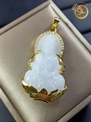 Mặt Dây Chuyền Phật Bà Quan Âm Bằng Ngọc