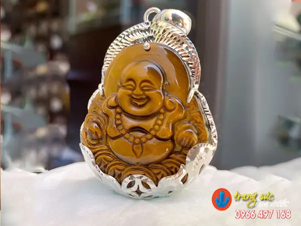 Mặt Phật Bằng Gỗ: Ý Nghĩa, Phong Thủy & Hướng Dẫn Sử Dụng