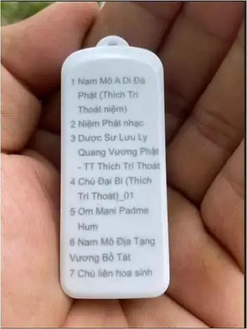 Mặt Sau Máy Niệm Phật Tí Hon In Danh Sách Bài Niệm Phật