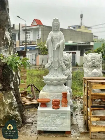 Nằm Mơ Thấy Phật Bà Quan Âm Ngự Trên Tòa Sen Và Rước Bạn Lên Tòa Sen Của Người