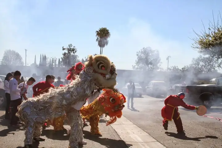 Múa Ngày Lễ Phật Đản: Ý Nghĩa, Hình Thức Và Vai Trò Trong Văn Hóa Phật Giáo