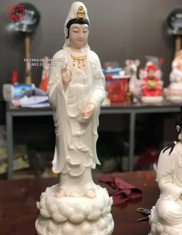 Tæ°á»£ng Quan Ãm Bá» Tã¡t Äá»©ng