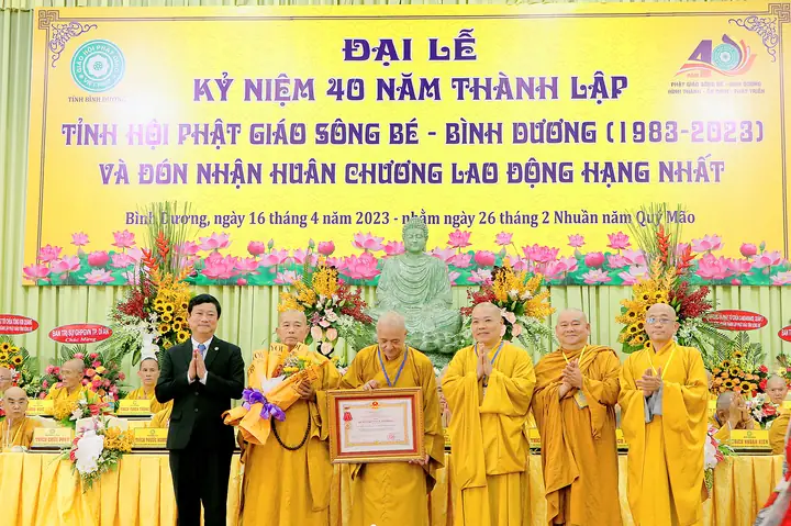 Giáo Hội Phật Giáo Việt Nam Tỉnh Bình Dương Trọng Thể Tổ Chức Lễ Kỷ Niệm 40 Năm Thành Lập Tỉnh Hội Phật Giáo Sông Bé - Bình Dương