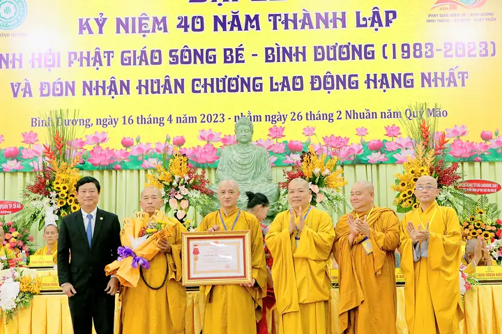 Giáo Hội Phật Giáo Việt Nam Tỉnh Bình Dương Trọng Thể Tổ Chức Lễ Kỷ Niệm 40 Năm Thành Lập Tỉnh Hội Phật Giáo Sông Bé - Bình Dương