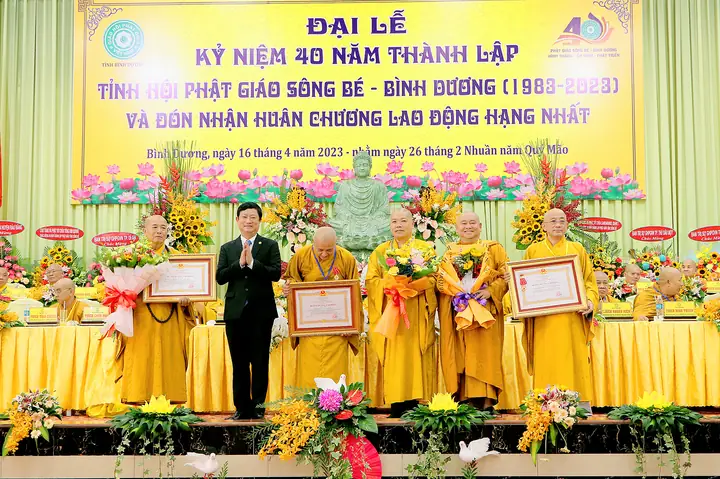 Giáo Hội Phật Giáo Việt Nam Tỉnh Bình Dương Trọng Thể Tổ Chức Lễ Kỷ Niệm 40 Năm Thành Lập Tỉnh Hội Phật Giáo Sông Bé - Bình Dương