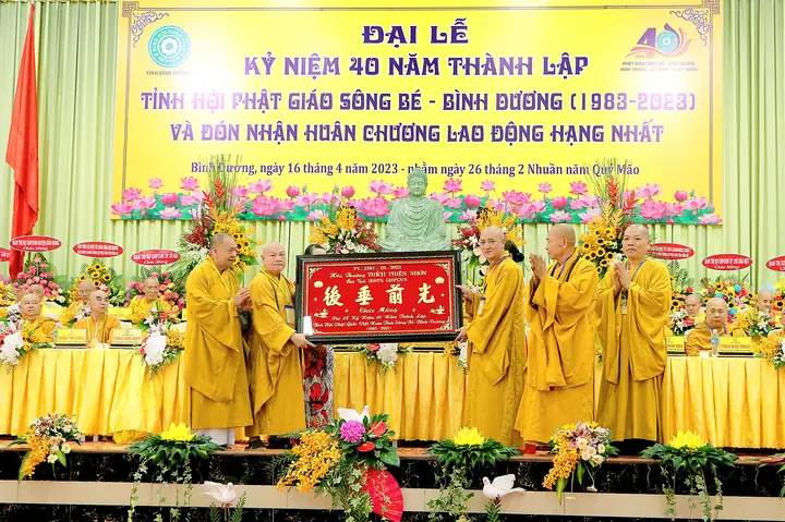 Giáo Hội Phật Giáo Việt Nam Tỉnh Bình Dương Trọng Thể Tổ Chức Lễ Kỷ Niệm 40 Năm Thành Lập Tỉnh Hội Phật Giáo Sông Bé - Bình Dương
