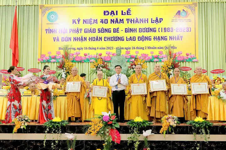 Giáo Hội Phật Giáo Việt Nam Tỉnh Bình Dương Trọng Thể Tổ Chức Lễ Kỷ Niệm 40 Năm Thành Lập Tỉnh Hội Phật Giáo Sông Bé - Bình Dương