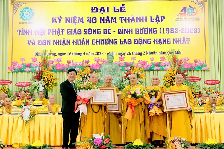 Giáo Hội Phật Giáo Việt Nam Tỉnh Bình Dương Trọng Thể Tổ Chức Lễ Kỷ Niệm 40 Năm Thành Lập Tỉnh Hội Phật Giáo Sông Bé - Bình Dương