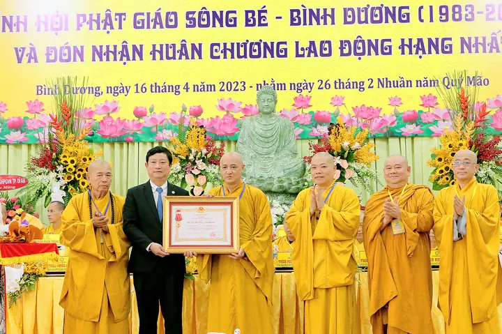 Giáo Hội Phật Giáo Việt Nam Tỉnh Bình Dương Trọng Thể Tổ Chức Lễ Kỷ Niệm 40 Năm Thành Lập Tỉnh Hội Phật Giáo Sông Bé - Bình Dương