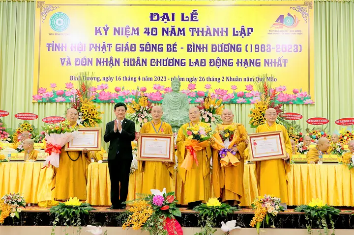 Giáo Hội Phật Giáo Việt Nam Tỉnh Bình Dương Trọng Thể Tổ Chức Lễ Kỷ Niệm 40 Năm Thành Lập Tỉnh Hội Phật Giáo Sông Bé - Bình Dương