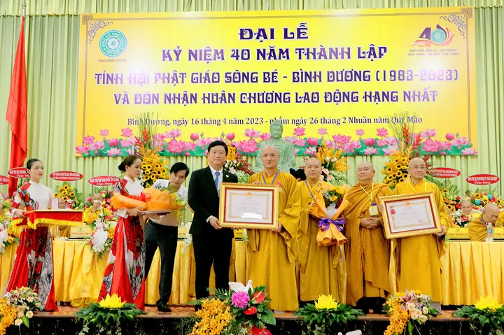 Giáo Hội Phật Giáo Việt Nam Tỉnh Bình Dương Trọng Thể Tổ Chức Lễ Kỷ Niệm 40 Năm Thành Lập Tỉnh Hội Phật Giáo Sông Bé - Bình Dương