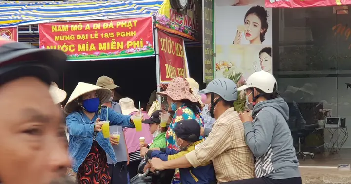 Chưa Tới Đại Lễ 18-5, Trung Tâm Phật Giáo Hòa Hảo Đã Tấp Nập Tín Đồ ...