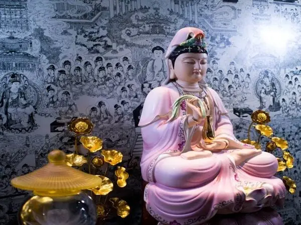 Nghe Kinh Phật Cứu Khổ Cứu Nạn: Sức Mạnh Tinh Thần Trong Cuộc Sống Hiện Đại