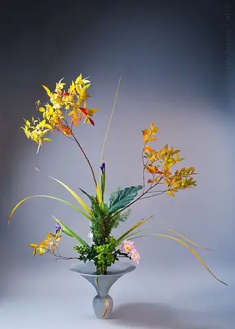 Nghệ Thuật Cắm Hoa Cúng Phật