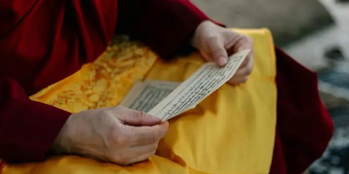 Nghi Thức Tụng Chú Lăng Nghiêm Căn Bản Dành Cho Phật Tử Tại Gia