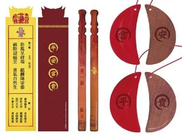 Hiểu Rõ Về Tục Xin 32 Quẻ Xăm Quan Âm